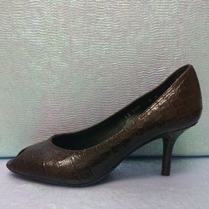 DONALD J PLINER Leather Pumps (005)